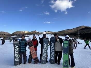 みんなでスノーボードに行ってきました⛄